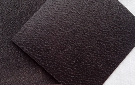 土工膜在罩面施工中應(yīng)特別注意的幾個(gè)方面！